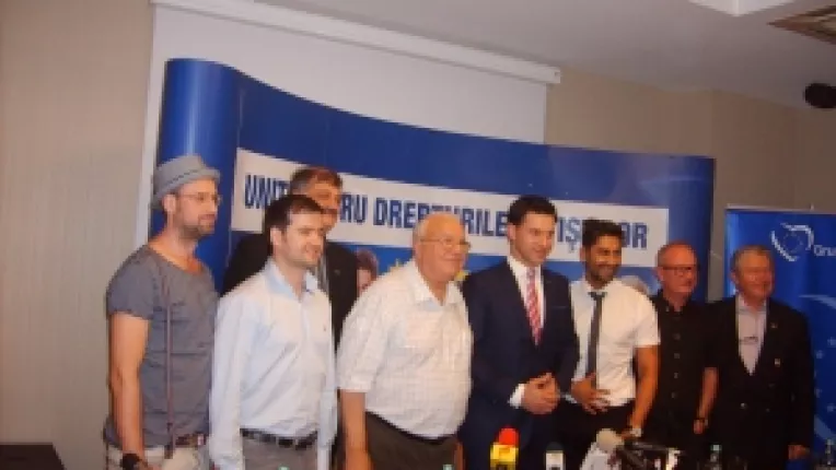 Alexandru Arsinel: "Noi, artistii, ne simtim niste prestatori de servicii coborati din bananieri!"