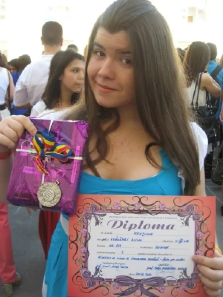 Alina Avadanei, o tanara de 17 ani: "Acum suntem contaminati de tehnologie"