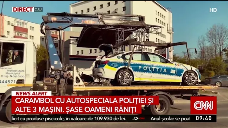 Carambol cu o autospeciala a Politiei si alte trei masini, in Cluj-Napoca