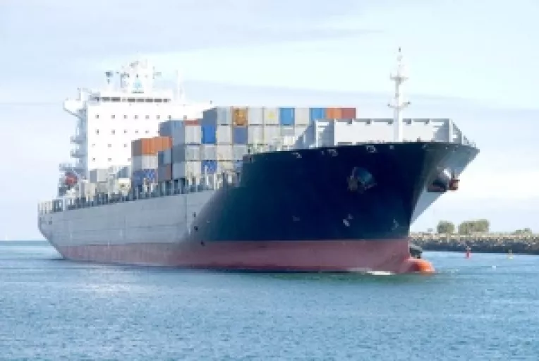 Comparativ cu aceeasi perioada a anului trecut, traficul in porturile maritime a scazut cu aproape o treime