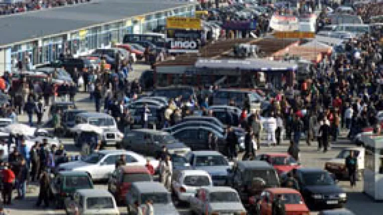 Creste numarul masinilor inmatriculate. De baza sunt autovehiculele second hand