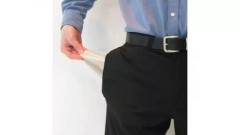 FMI a cerut monitorizarea cheltuielilor la 10 companii de stat