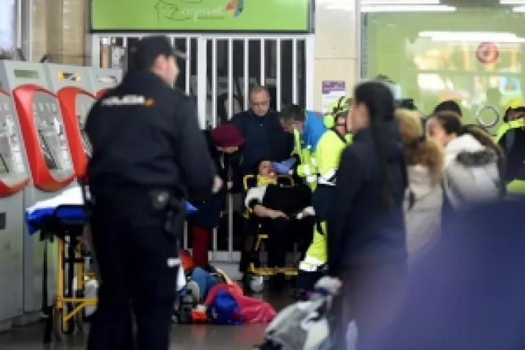 In accidentul de tren de langa Madrid, printre cei 45 de raniti sunt si 9 romani