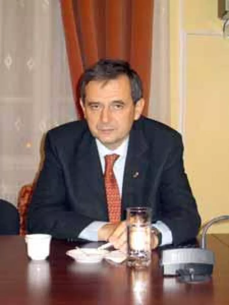 Mandatele a 18 parlamentari romani, nule de drept