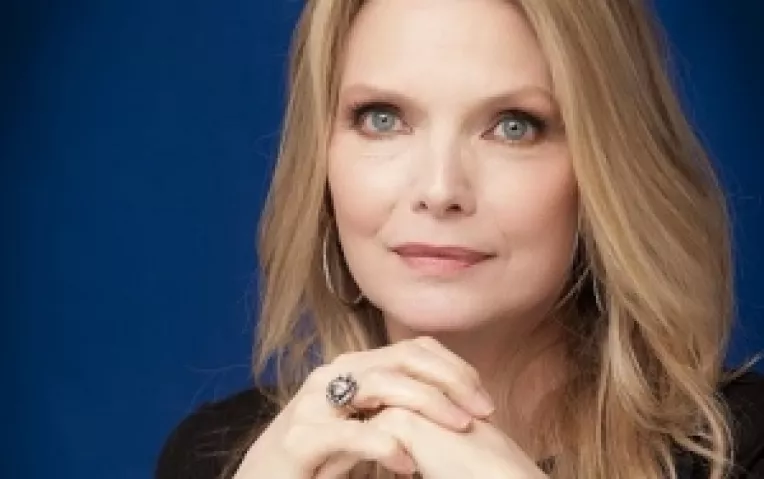 Michelle Pfeiffer arata la 57 de ani cum si-ar dori multe femei sa arate la 30