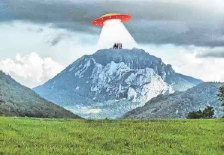 Misterul Muntelui Pic de Bugarach : In  interiorul muntelui exista o baza extraterestra