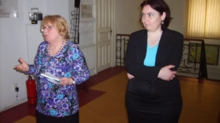 Poezia Victoriei Milescu impresioneaza prin simplitatea expresiva a discursului liric