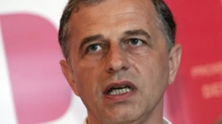 Presedintele Senatului Mircea Geoana: Sincere condoleante si un mesaj puternic de solidaritate poporului polonez