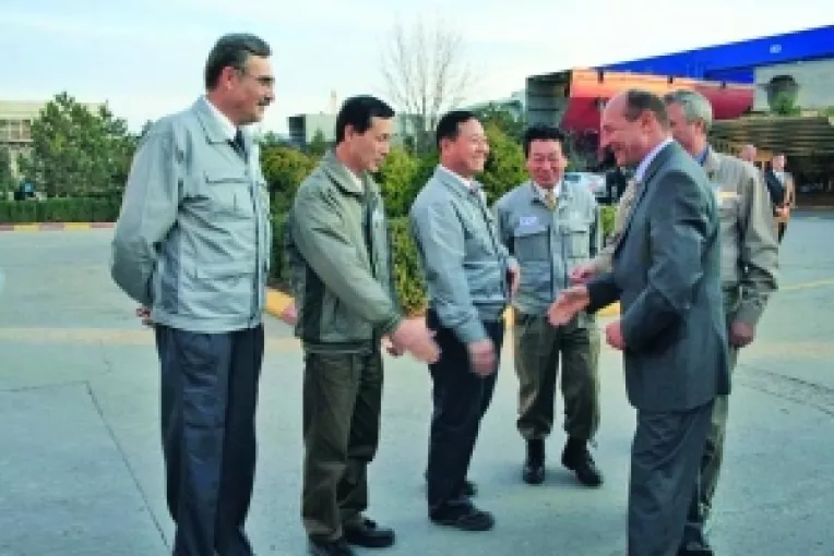 Propuneri pentru iesirea din criza. Basescu vrea ca Daewoo sa produca dupa modelul "Rabla"