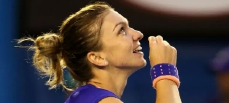 Simona Halep s-a inchinat dupa victoria cu Wickmayer