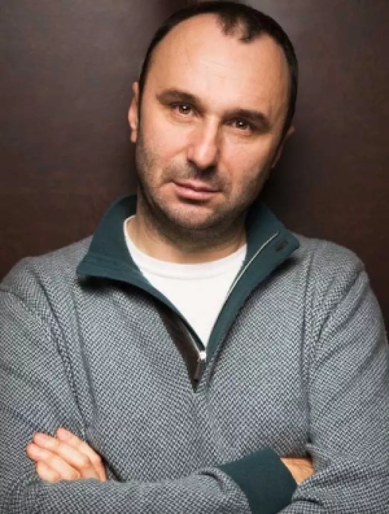 Suferintele poetului Marius Tuca 