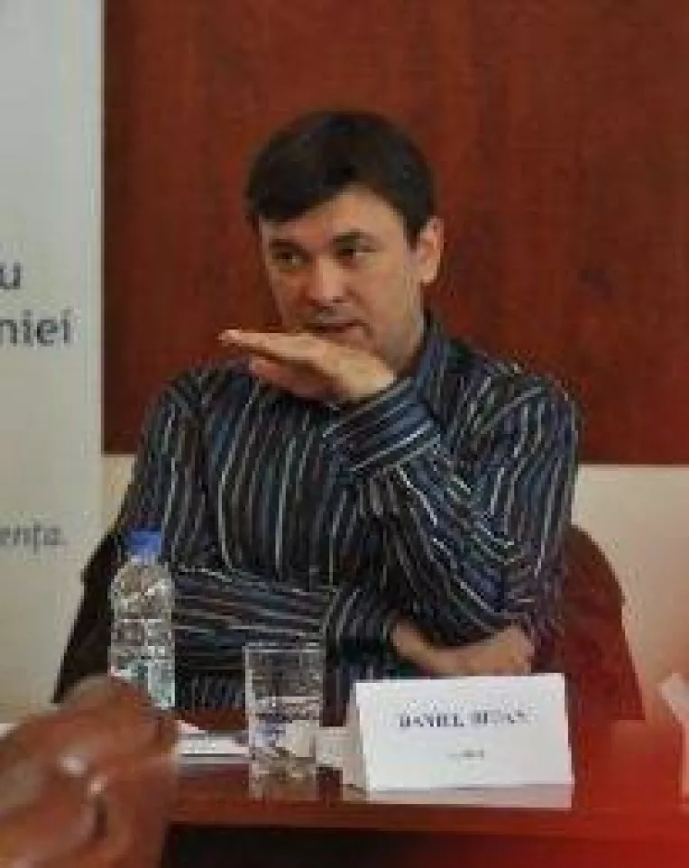 Top blogging : Un om cu optiuni de stanga nu are cu cine vota in Romania