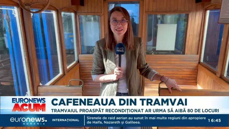 Tramvai vechi de 50 de ani, transformat intr-o cafenea mobila, la Iasi