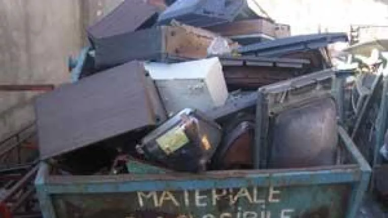 UE obliga primariile la investitii. Deseurile IT ar putea umfla pretul gunoiului